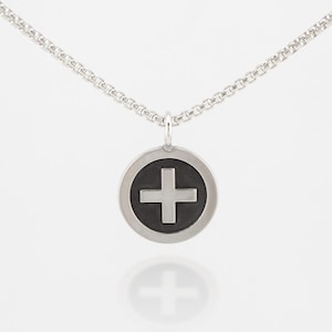Colgante de plata de ley con el símbolo de la propiedad femenina sumisa en cadena de caja (talla a pedido)