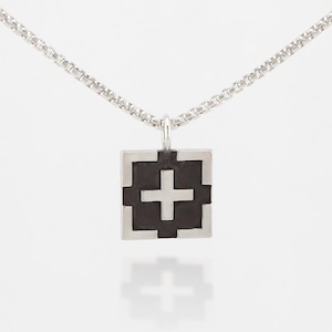 Colgante de plata de ley con icono de propiedad femenina sumisa sin dueño en collar de cadena de caja (talla a pedido)