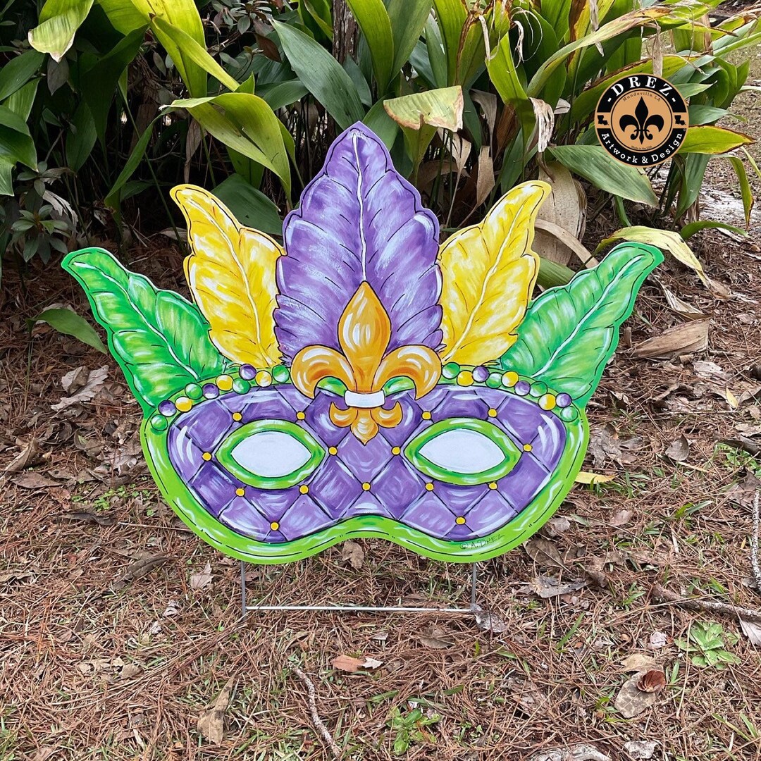 mardi gras yard art