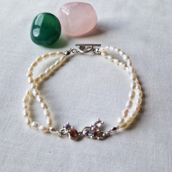 White freshwater pearl bracelet | 30th pearl wedding anniversary, pearl jewellery gift for her, handmade in the UK