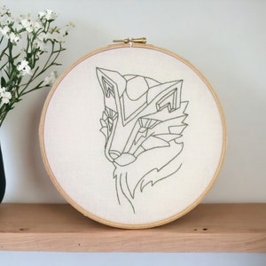 Fox wall art, woodland animals decor, gift for animal lovers, hand embroidery fox head wall hanging, handmade in the UK