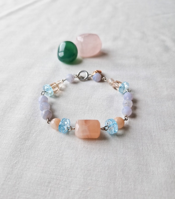 Pastel gemstone bracelet, Semi precious gemstone bracelet, chunky bracelet, blue lace agate gemstone t-bar bracelet, handmade in the UK
