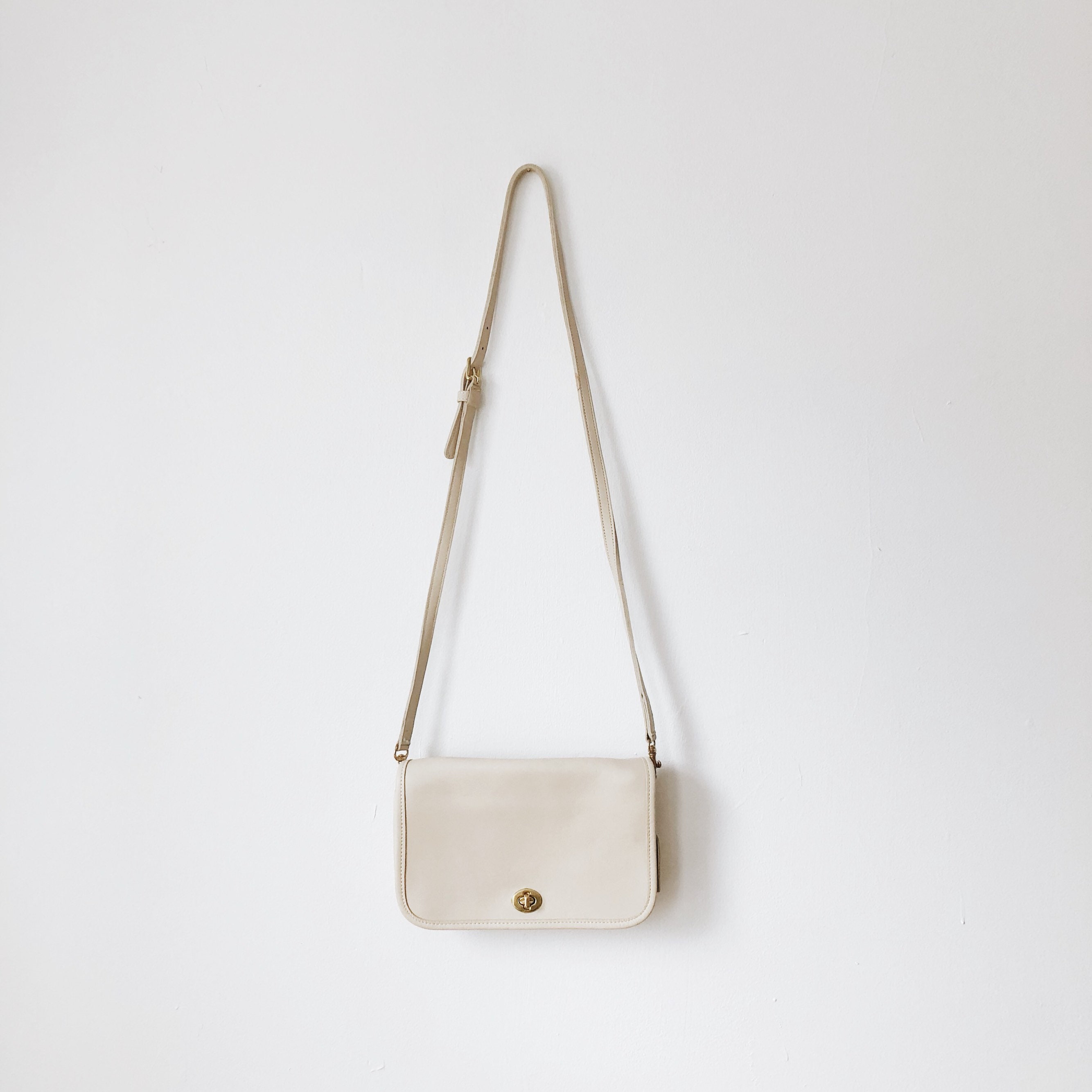 Vintage white coach purse Vintage white coach purse