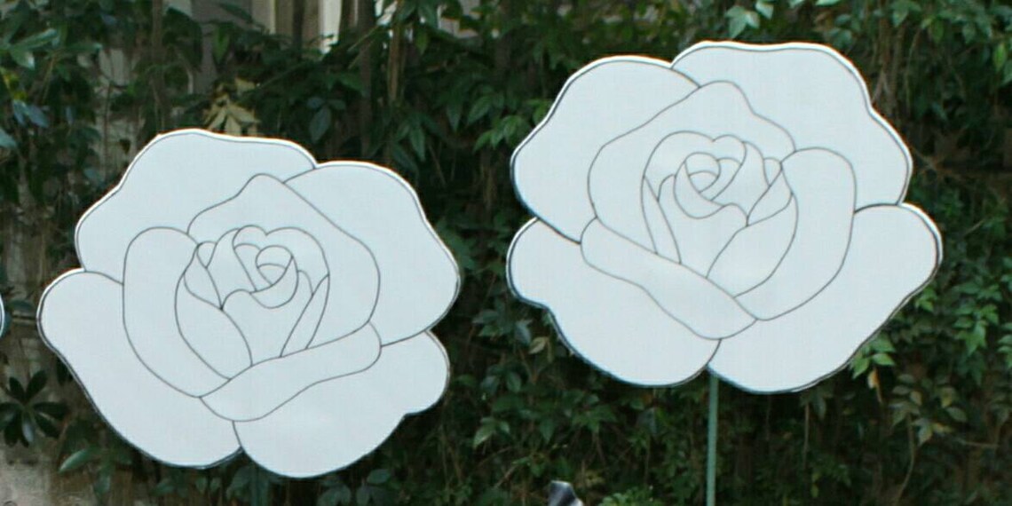 Paintable White Roses Alice In Wonderland Party Etsy Paintable White Roses Alice In Wonderland Party Etsy