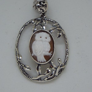 Master Hand carved Sardonyx Shell Cameo pendant set in sterling silver -A