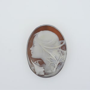 Master Hand carved cameo signed by Simonelli