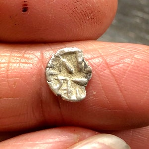 575-610 AD Medieval India - silver Damma of Kalachuris, Kalahasila, depicting trident and Brahmi language inscription - Rare Coin