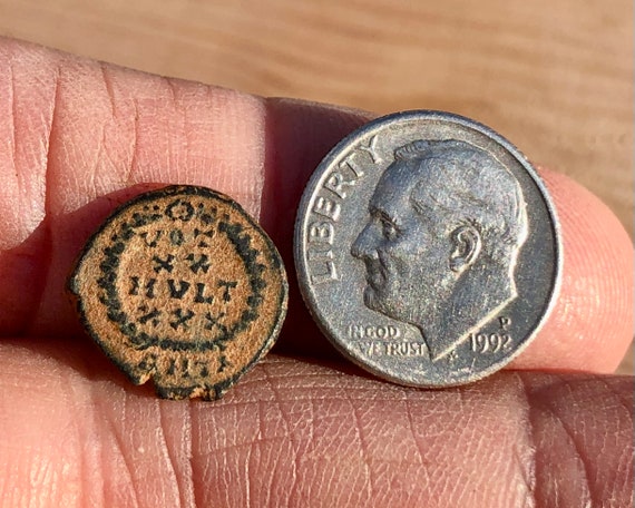 COIN PARKING DELIVERY 『Family vol.2』 Roman AE2 of Valentinian II (AD375-392) NGC (VF) - Bullion Shark