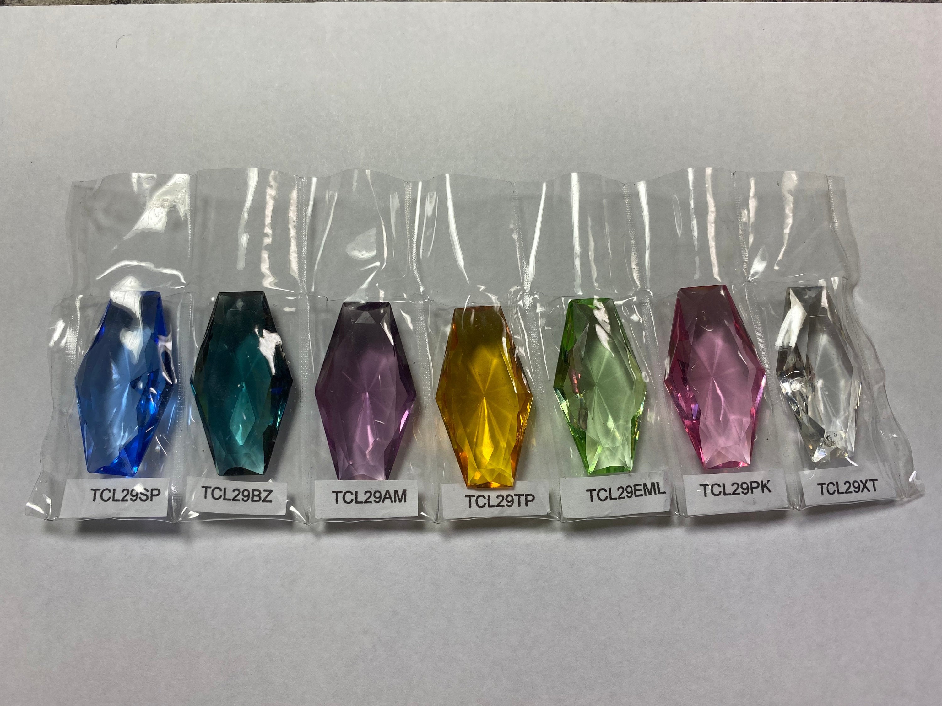 Large Glass Gem 22mm Pointback Triangle  TCL19