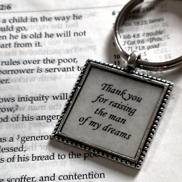 Thank you for raising the man of my dreams keychain - Wedding Gifts - Father of the Groom Gifts - Mother of the Groom Gifts - Easter gifts