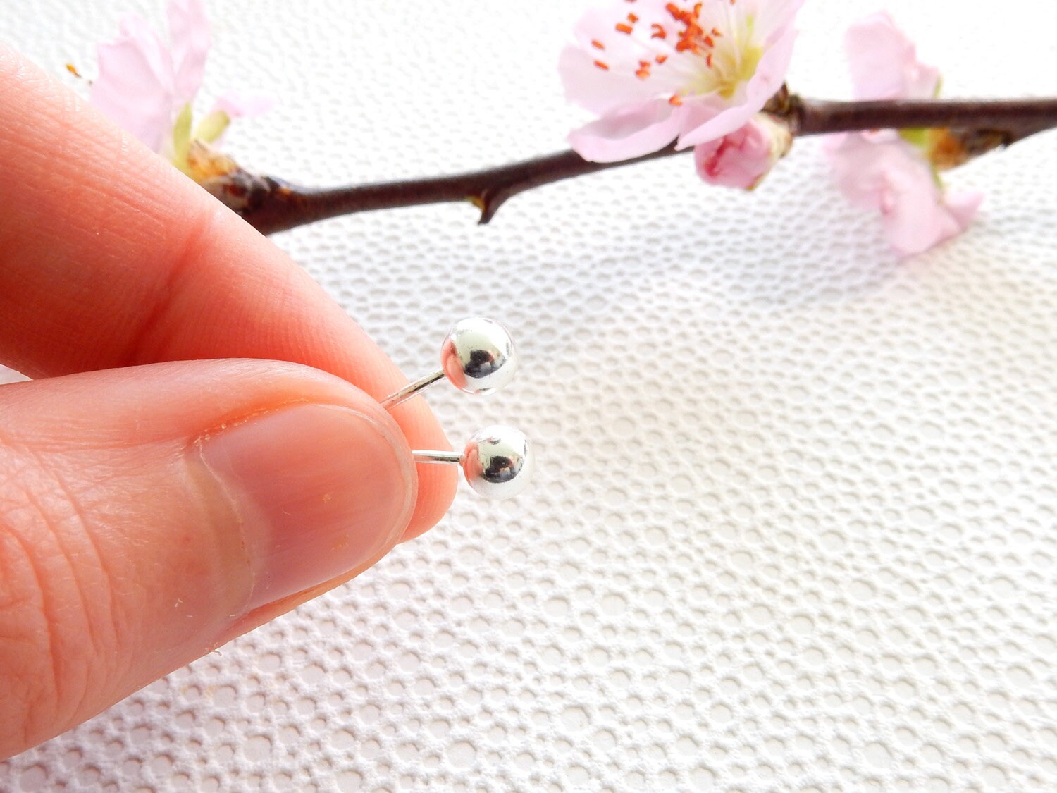 Orecchini a pallina di 5mm in argento Sterling 925 con chiusura