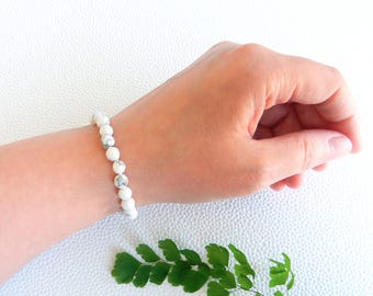Pulsera con howlita y cierre de plata | Piedra preciosa de 6 mm blanco gris.