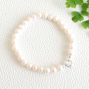 White Freshwater pearl bracelet (6-7mm) with sterling silver clasp | natural pearls