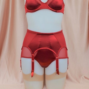 Porte-jarretelles à 6 sangles en satin rouge, lingerie de style rétro vintage grande taille. Tailles 8-22 image 1