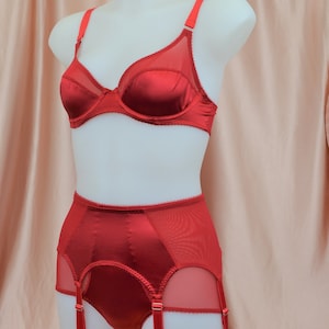 Porte-jarretelles à 6 sangles en satin rouge, lingerie de style rétro vintage grande taille. Tailles 8-22 image 2