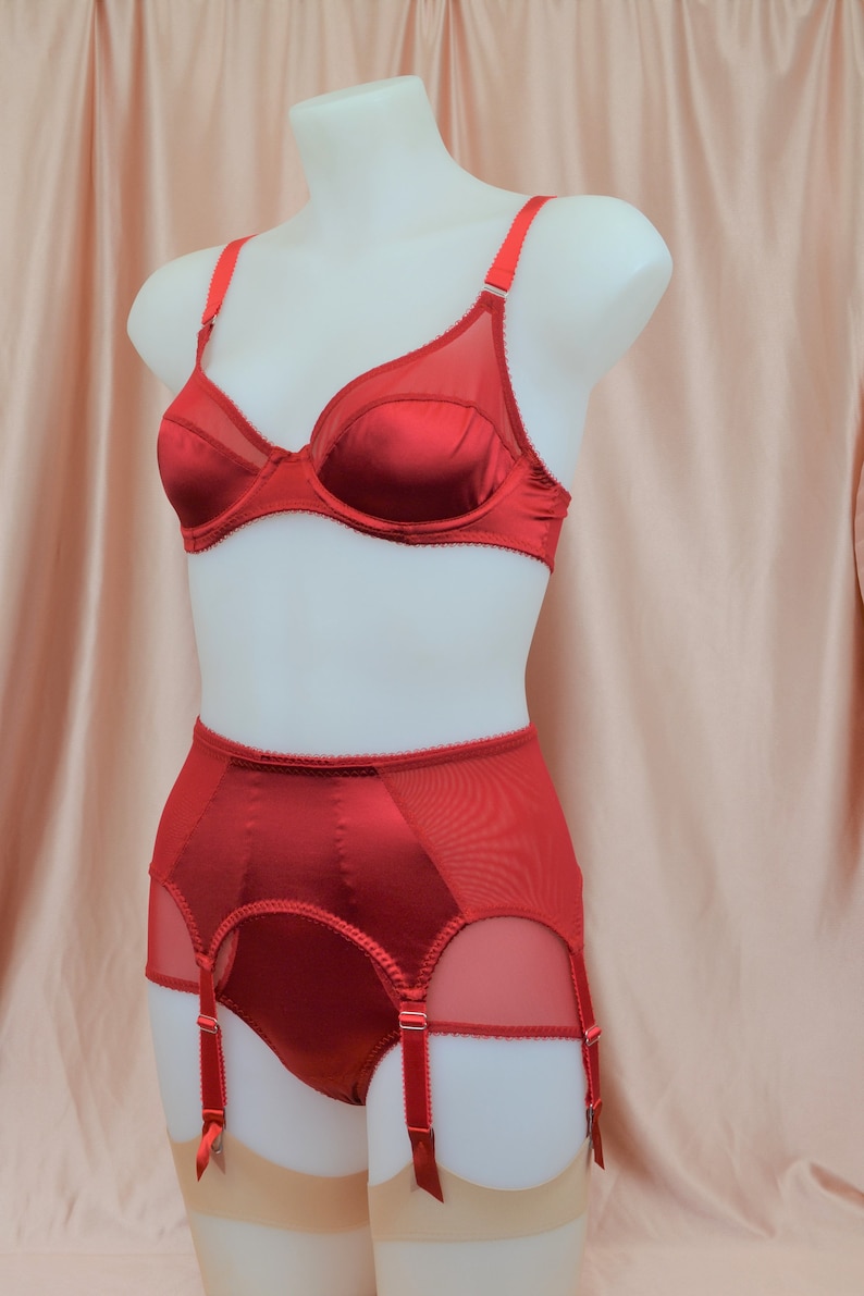 Porte-jarretelles à 6 sangles en satin rouge, lingerie de style rétro vintage grande taille. Tailles 8-22 image 2