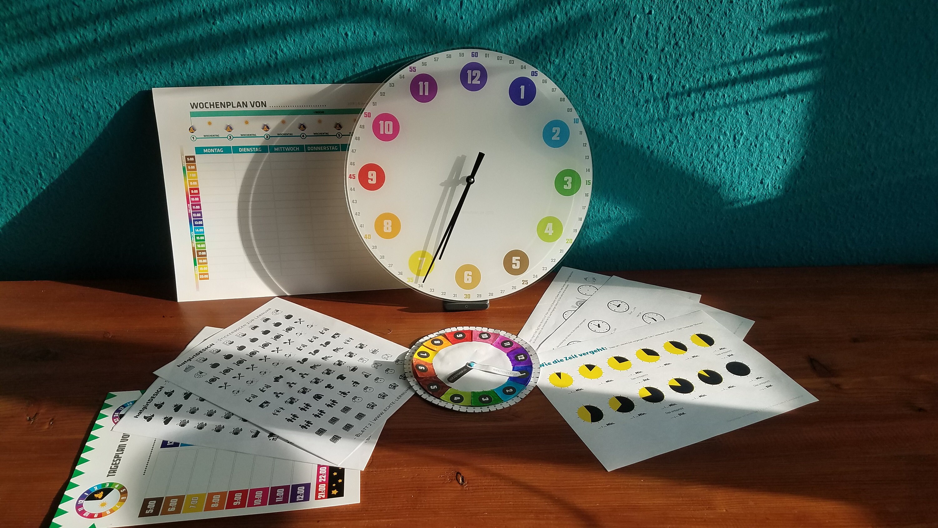 Learning clock with system as wall clock for children from 5 years