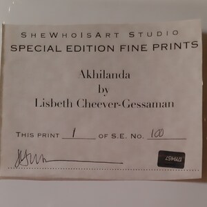 K&ouml;nnte beinhalten: Akhilanda von Lisbeth Cheever-Gessaman, ein Kunstdruck, nummeriert 1 von 100. Der Druck ist vom K&uuml;nstler signiert.