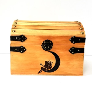 Small Magical Dreams Fairy Box / Keepsake box / Personalized Pyrography Box / Wood Burned