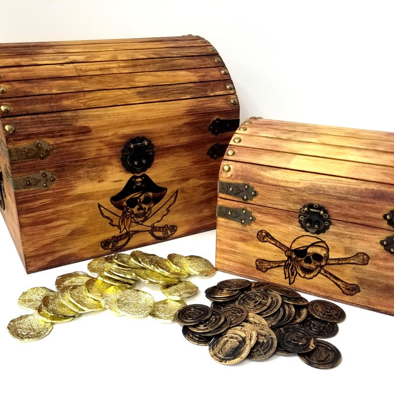 Small Treasure Chest / Personalized Pyrography Treasure Chest / Wood