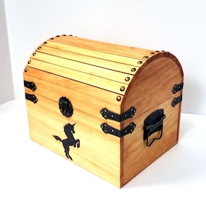 Medium Unicorn Box / Keepsake box / Personalized Pyrography Box / Wood Burned