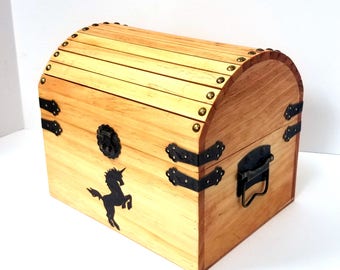 Medium Unicorn Box / Keepsake box / Personalized Pyrography Box / Wood Burned