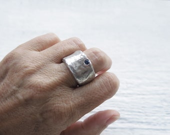 Blue sapphire wide band ring. Organic sterling silver and sapphire ring. Modern ring