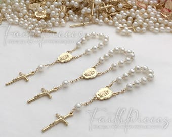 55 baptism favors acrylic pearls vintage gold/mini rosaries/ communion favors/ decenario / recuerdo  para bautizo/ christening favor
