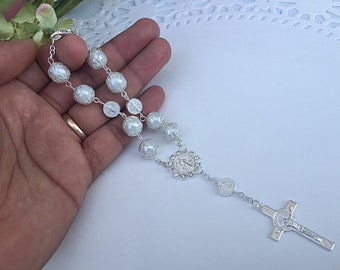 55 baptism favors Bracelets/ Pearl White communion favors/ recuerdos para bautizo / finger rosaries/ christening favors / communion favors