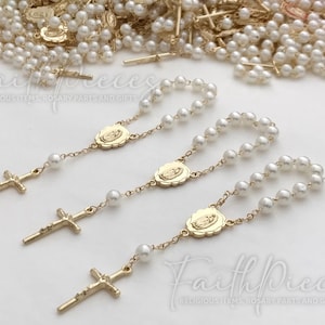25 baptism favors acrylic pearls vintage gold plated/mini rosaries/ communion favors/ decenario / recuerdo  para bautizo/ christening favor