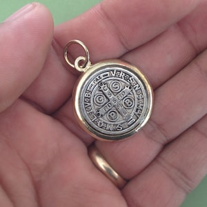 1&quot; St. Benedict Medal Two tone / Medalla De San Benito 1 pulgada