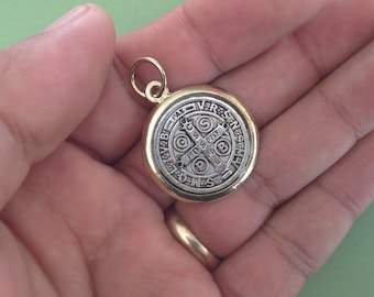 1" St. Benedict Medal Two tone / Medalla De San Benito 1 pulgada