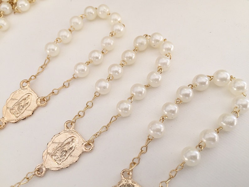 30 baptism favors acrylic pearls vintage gold /mini rosaries/ communion favors/ decenario / recuerdo para bautizo/ christening favor image 4