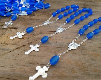 30  blue baptism favors mini rosaries/ frosted rice shaped beads/communion favors/ decenario / recuerdos para bautizo/ christening favor