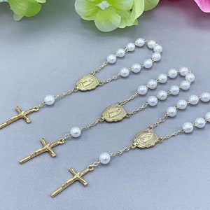 30 baptism favors acrylic White pearls gold plated mini rosaries/ communion favors/ decenario / recuerdos  de  bautizo/ christening favors