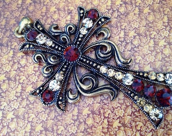 Rhinestone embellished cross / antique gold tone / cross pendant/ Cruz con brillantes  en color Oro antiguo