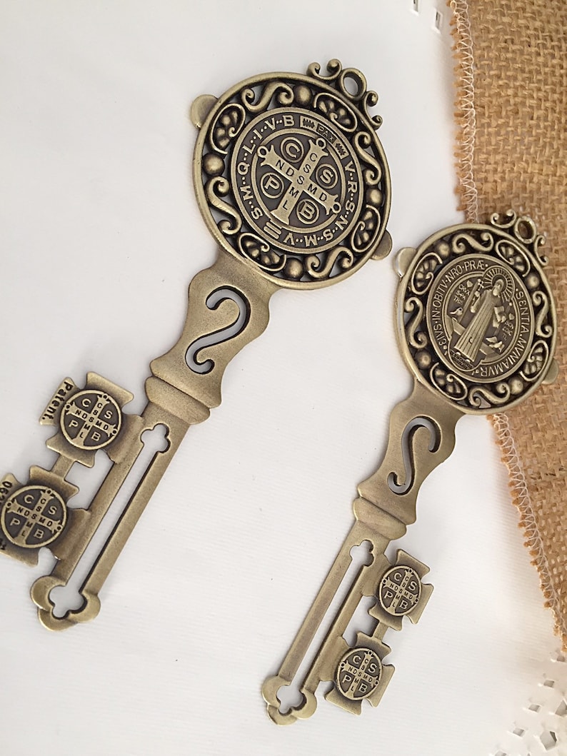 Large Sculpted Brass Tone St Benedict Key Religious Medal Etsy