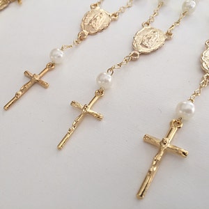 30 baptism favors acrylic pearls vintage gold /mini rosaries/ communion favors/ decenario / recuerdo para bautizo/ christening favor image 3