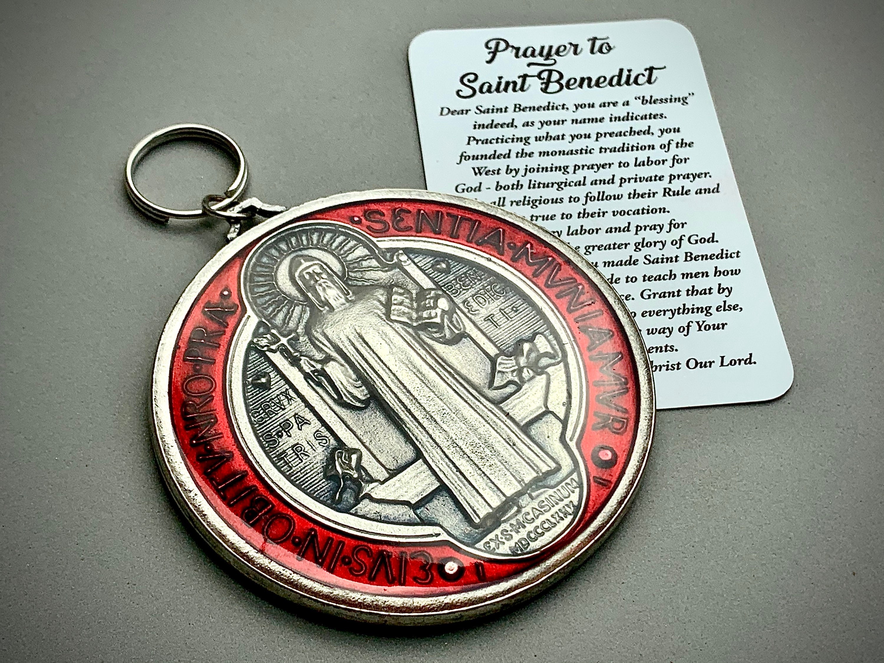 St Benedict XL 3" antique silver tone medal with Red resin wit wallet size prayer card made in Italy/medalla San Benito en resina Roja
