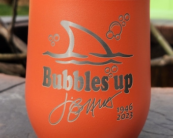 Bubbles up 12oz Beverage Tumbler. Stainless Steel. Margaritaville w/ Jimmy Buffets signature etched. Last song by Jimmy Buffett. Parrotheads