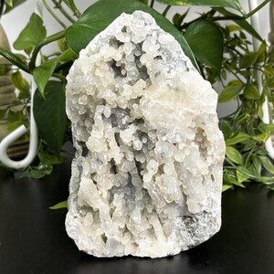 Natural Chalcedony Apophyllite Crystal Mineral Specimen – Healing Gemstone for Meditation, Energy Work & Spiritual Growth - RMI731
