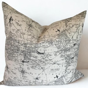 Funda de almohada con temática de viajes en avión, tela decorativa, opciones de tamaño personalizadas, diseño abstracto.