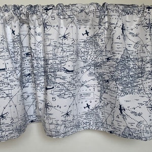 Valance Navy and Cream Air Travel Map Fensterbehandlung nach Maß 133 cm B x 14 cm L