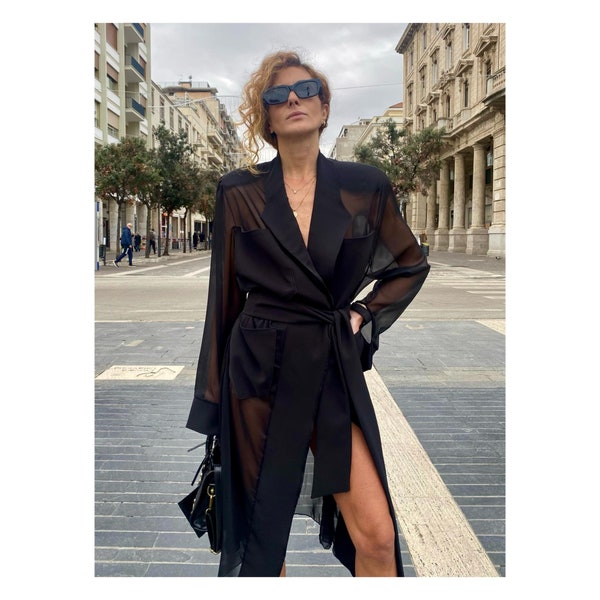 Maxi blazer transparent, chemisier transparent avec épaulettes avec ceinture, trench-coat transparent, robe longue en mousseline de soie, robe transparente, veste en mousseline à personnaliser