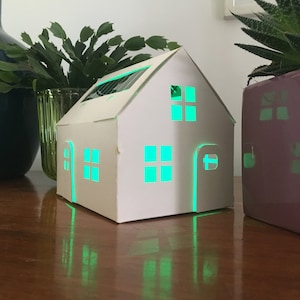Nouvelle grande veilleuse à couleurs changeantes Casagami PLUS alimentée par un film photovoltaïque organique