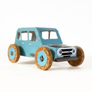 Voiture en carton qui roule à l'énergie solaire - Autogami renault 4L collection (4 modèles). Made in France. En carton. Rechargeable.