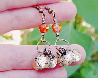 Boucles d'oreilles citrouille en laiton et verre craquelé, fait main, bohème, automne, haloween