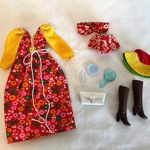 Vintage Mattel Barbie 1960s / 1970s Era Doll Clothing & Accessories Lot Dolls