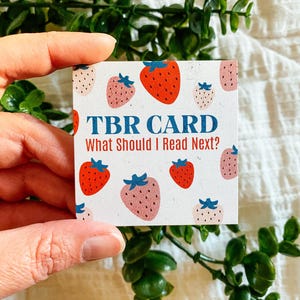 Interactive Reading Surprise TBR Scratch Card Book Recommendation Game Literature Discovery Tool Strawberry Theme Design Bookworm Gift Idea Reading Challenge Activity Book Club Accessory Literary Adventure Starter Reading List Builder