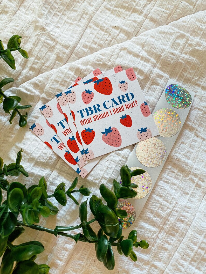 Literary Discovery Tool TBR Scratch Card Book Recommendation Surprise Reading Challenge Activity Strawberry Theme Design Bookworm Gift Idea Interactive Reading Game Book Club Accessory Perfect Reader Present Book Selection Helper Reading